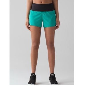 Lululemon Smooth Stride Short Viridian Green Black